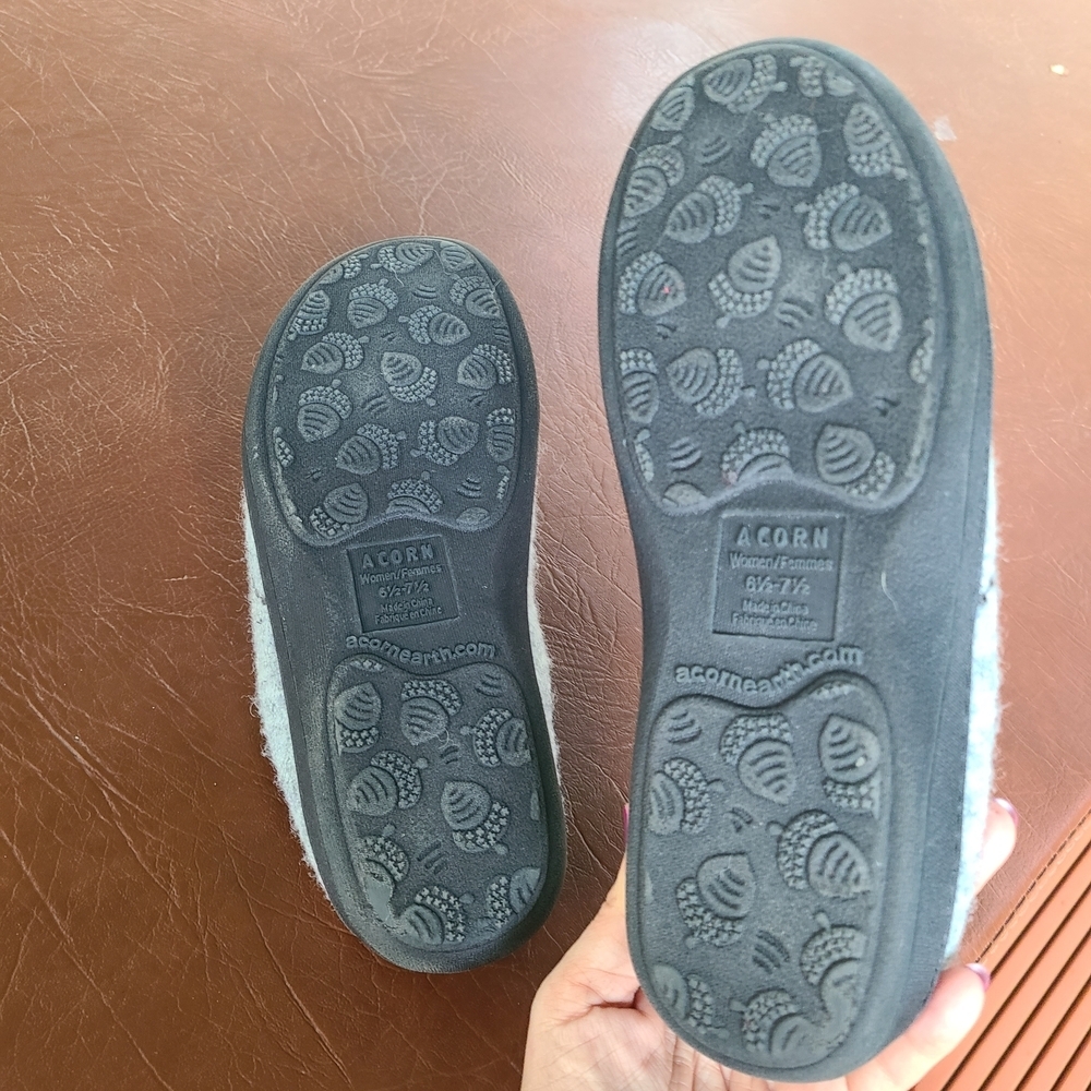 Acorn Gray and Black Slippers with Floral Accent - Picture 7 of 9